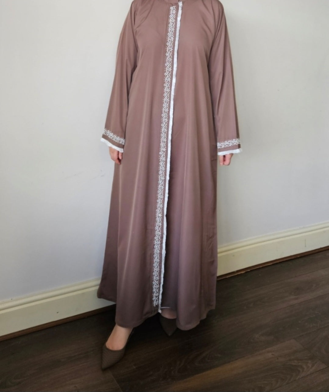 Abaya beige handwork